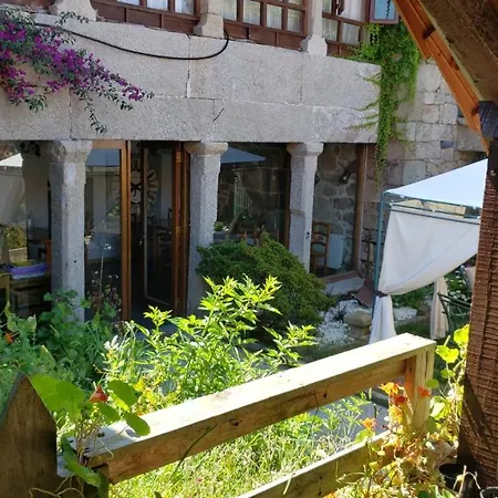 Casa Rural Do Fontan Country house *